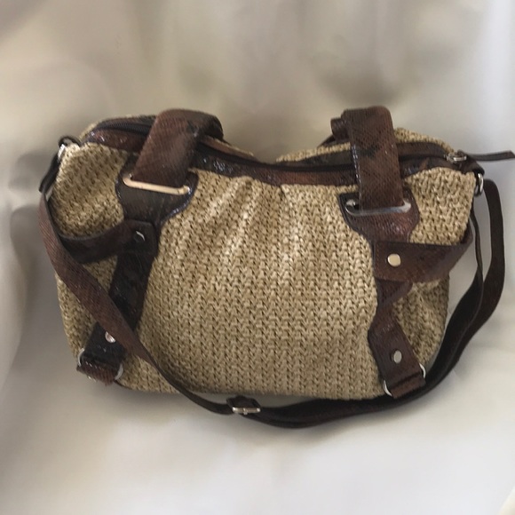Mondani Handbags - NWOT Mondani straw handbag
